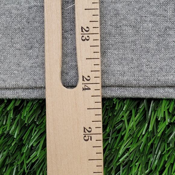 Champion Sweatshirt Small 19x24 C-Logo Embroidered - Picture 11 of 13